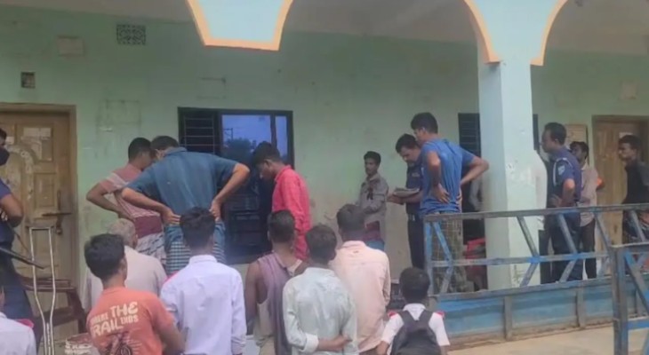শ্রীপুরে স্কুলের বারান্দা থেকে ভিক্ষুকের মরদেহ উদ্ধার, ব্যাগে মিলল ৭০ হাজার টাকা